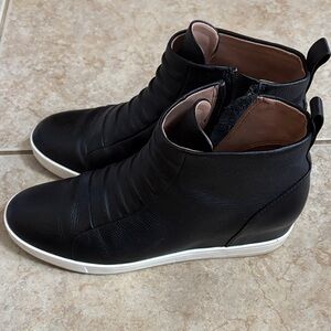 Womens Size 7 Black Leather Ankle Boots